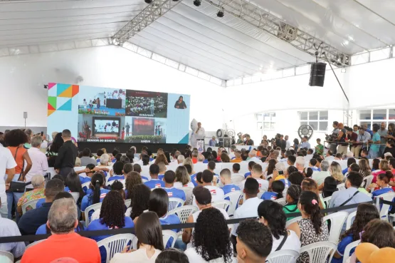 Sesab e SEC lançam projeto para vacinar estudantes nas escolas da rede estadual