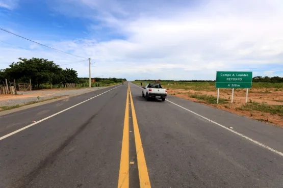 Da rodovia ao campo, governos estadual e federal promovem investimentos de R$ 166 milhões em Campo Alegre de Lourdes