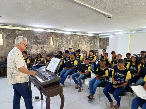 A música muda a vida de jovens e adolescentes que fazem parte do coral Aponte