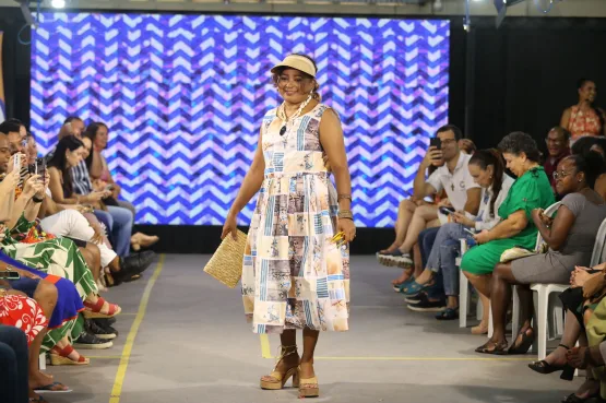 Desfile de formatura do projeto Ponto da Moda celebra sustentabilidade e moda circular em Salvador