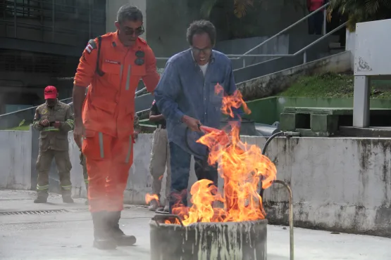 Curso de Formação de Brigadas de Incêndio capacita servidores para atuação em emergências