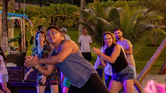 Porto Seguro Resort celebra anos 90 com Sunset Beach no Clube de Praia