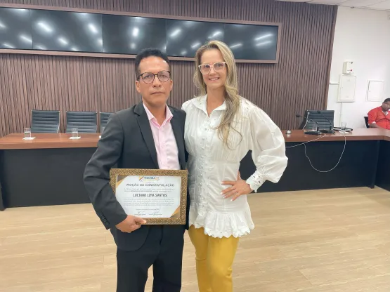 Câmara de Teixeira de Freitas homenageia Luciano Lima Santos por mais de duas décadas de contribuição ao desenvolvimento regional