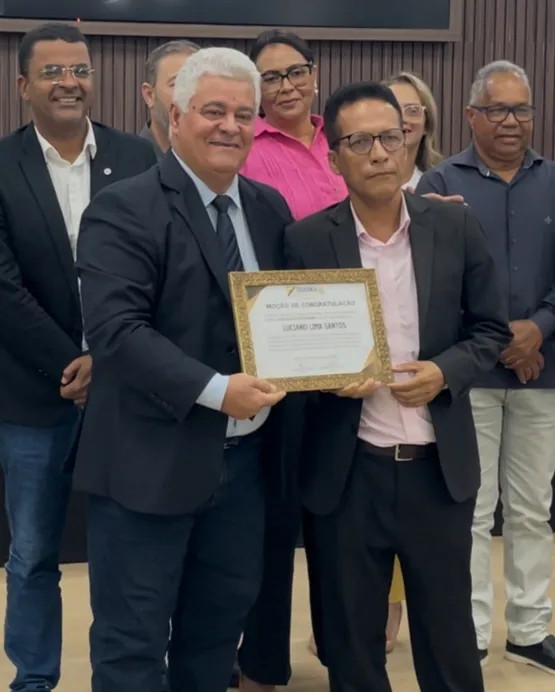 Câmara de Teixeira de Freitas homenageia Luciano Lima Santos por mais de duas décadas de contribuição ao desenvolvimento regional