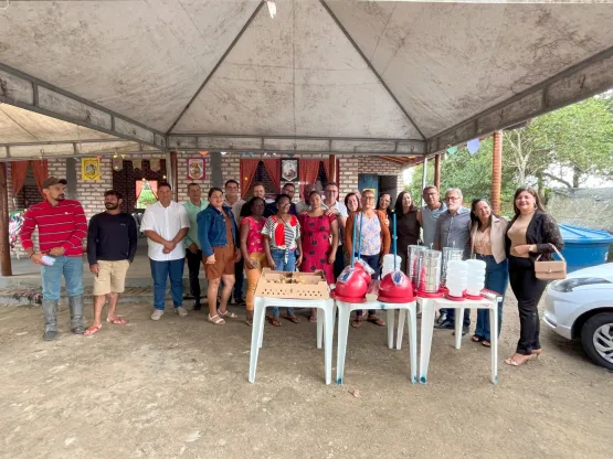 Entrega de kits de avicultura caipira promove inclusão produtiva e geração de renda no Recôncavo Baiano