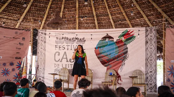 Festival Caju de Leitores encerra edição com desfile, saberes e Awê Pataxó