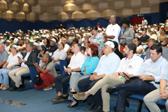 Governo do Estado anuncia novo edital para agricultores e agricultoras familiares de 50 municípios baianos. Governo do Estado anuncia novo edital para agricultores e agricultoras familiares de 50 municípios baianos.