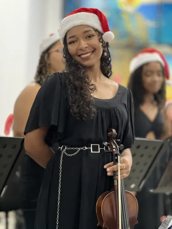 Orquestra Juvenil de Teixeira de Freitas apresenta Concerto de Natal na Paróquia Santa Luzia