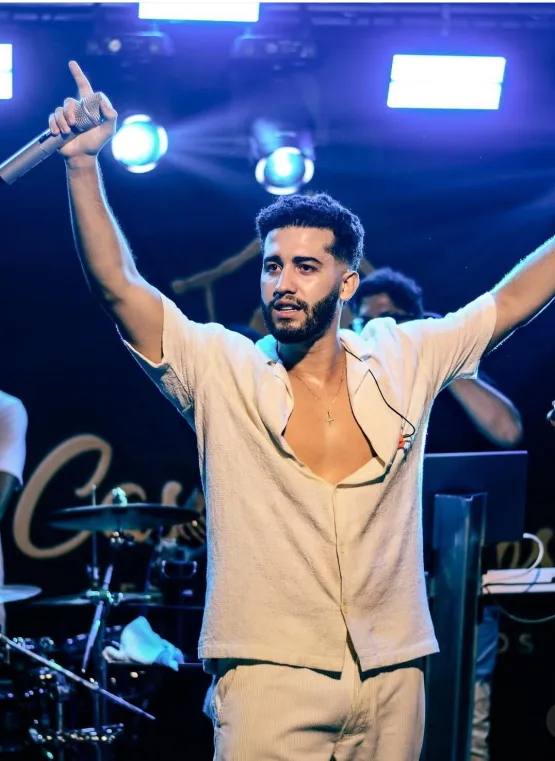 Ensaio do Gui reúne fãs e amigos, no Eco Bahia Hotel